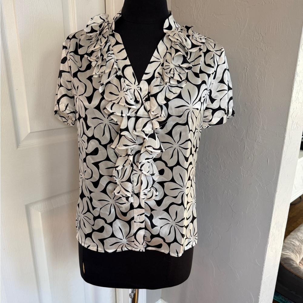 St. John collection silk blouse - Picture 2 of 7